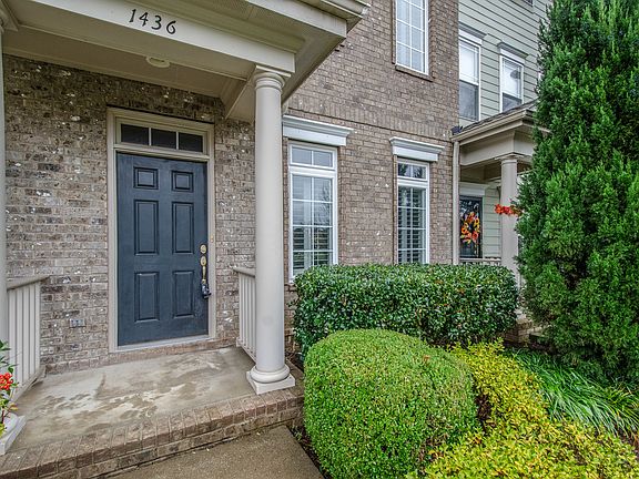 3rd image of 1436 Burnside Dr