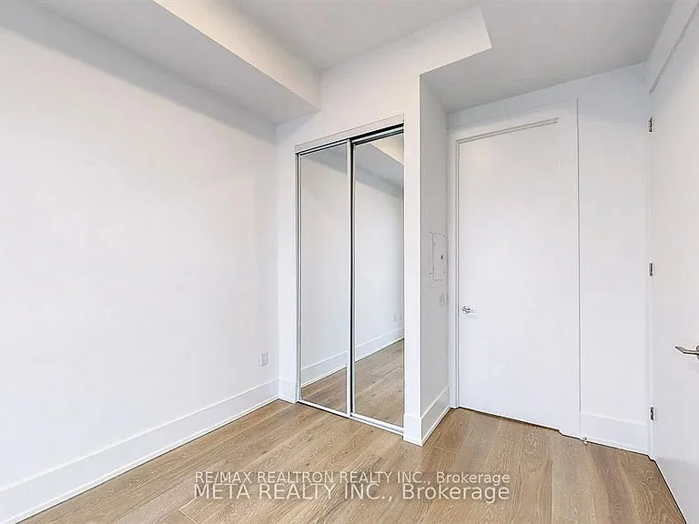 39 Roehampton Ave #4301 — Photo 12