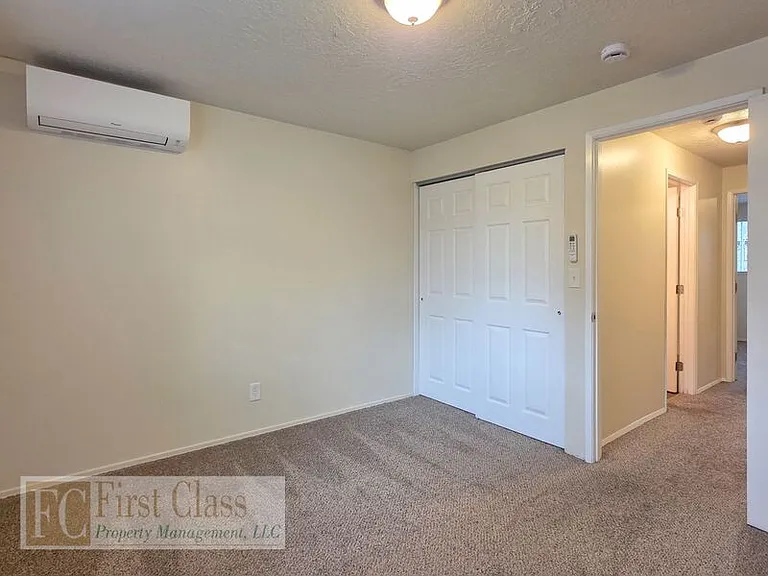 9555 SW Hall Blvd #17 — Photo 11