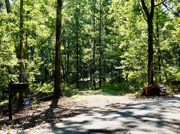 15741 Lake Harbor Dr, Northport, AL 35475