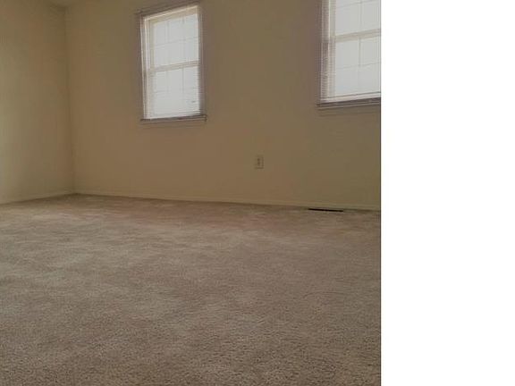 4th image of 28 Main Brook Ct