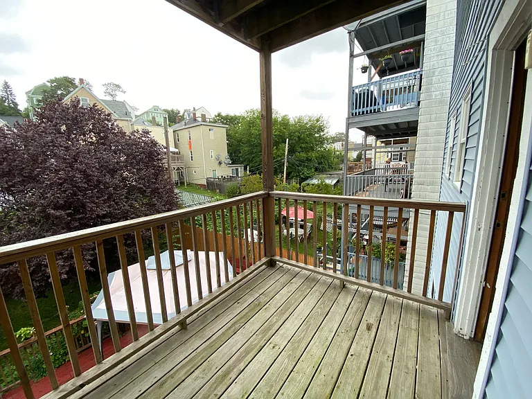 1098 Bennington St #2 — Photo 15
