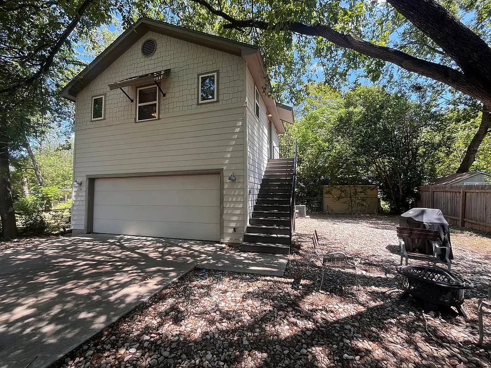 110 Nelray Blvd #B