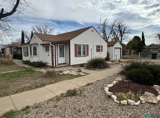 414 S Lake St, Carlsbad, NM 88220