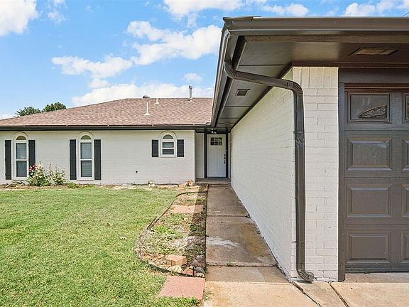 3rd image of 1804 Glenwood Dr