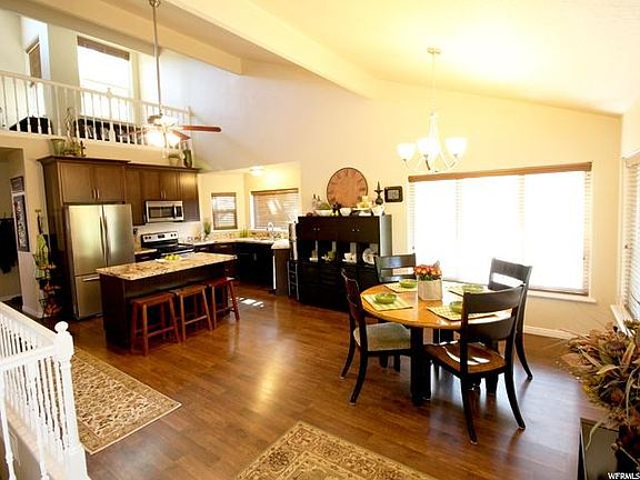 New laminate wood flooring