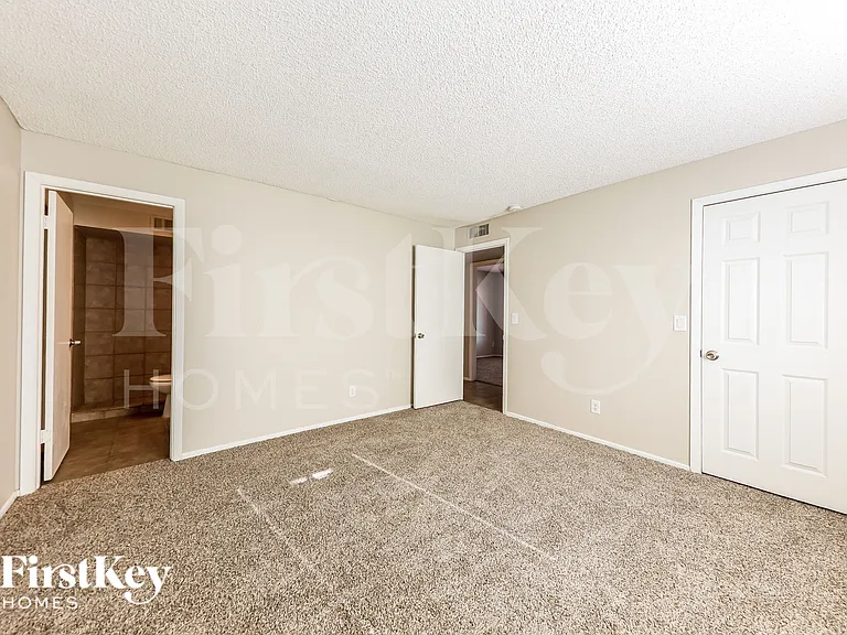5031 W Windrose Dr — Photo 9