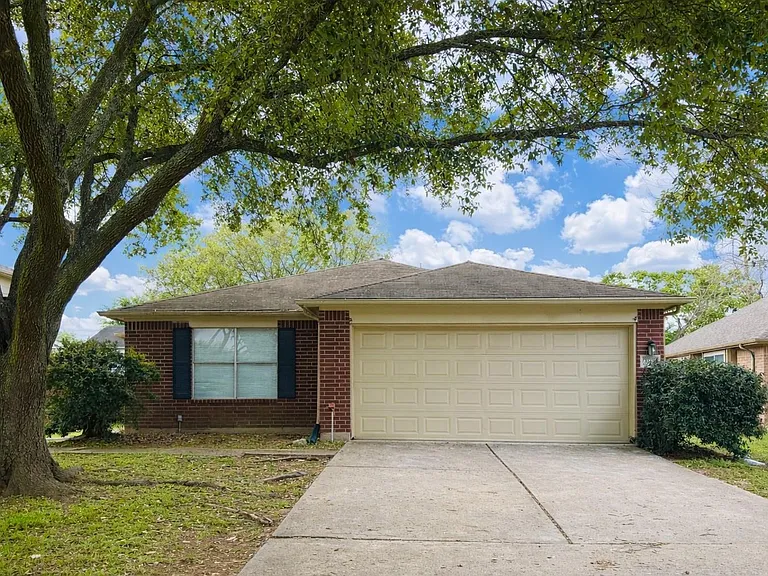 20423 White Poplar Dr — Photo 1