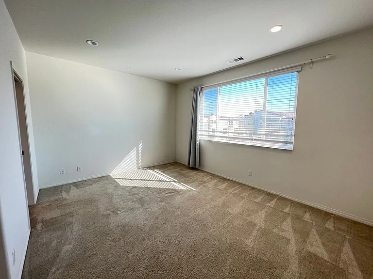 938 E Weaver Ln — Photo 14