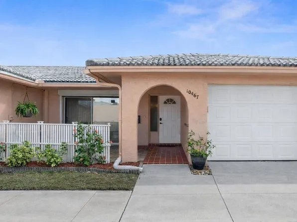 10467 Larchmont Pl N, Pinellas Park, FL 33782