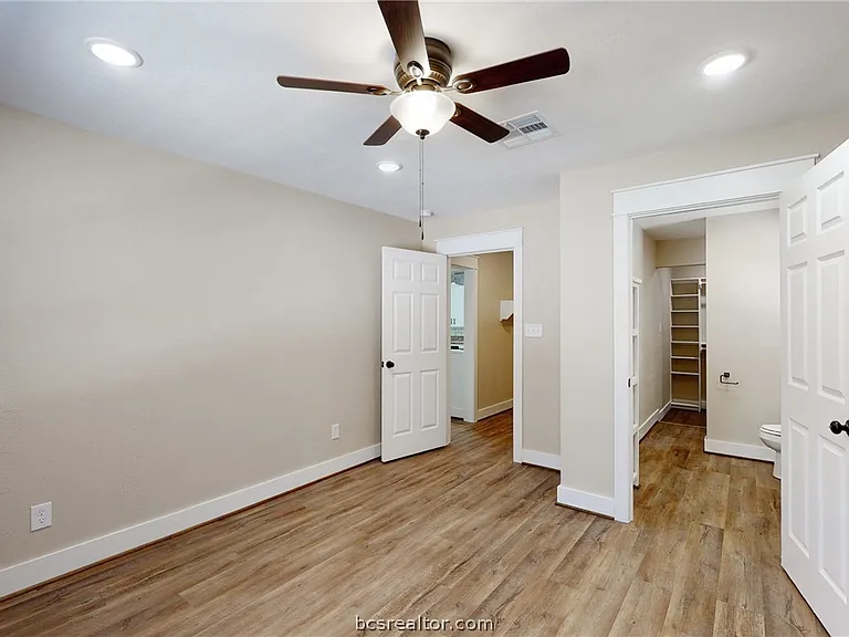 22299 FM 39 — Photo 14