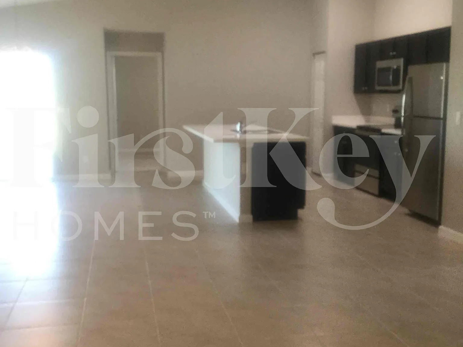 4 bed, 2.0 bath, 1833 sqft, $2,915 — Photo 4