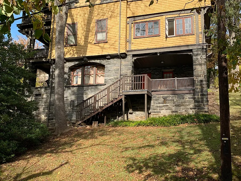 11 Banbury Cross St #6 — Photo 1