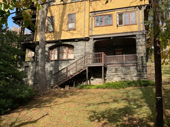 11 Banbury Cross St #6, Asheville, NC 28801