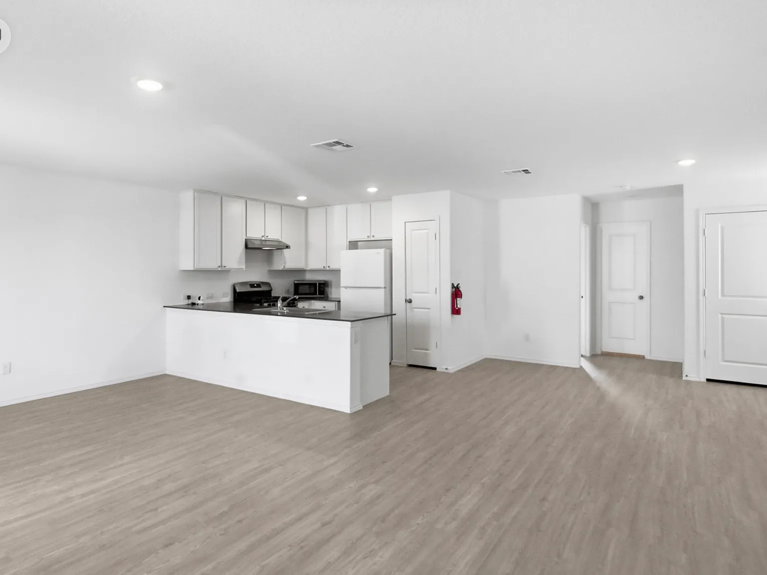 4 bed, 1880 sqft, $1,730 — Photo 2