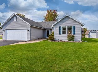 103 N Hickory Ln, Saukville, WI 53080