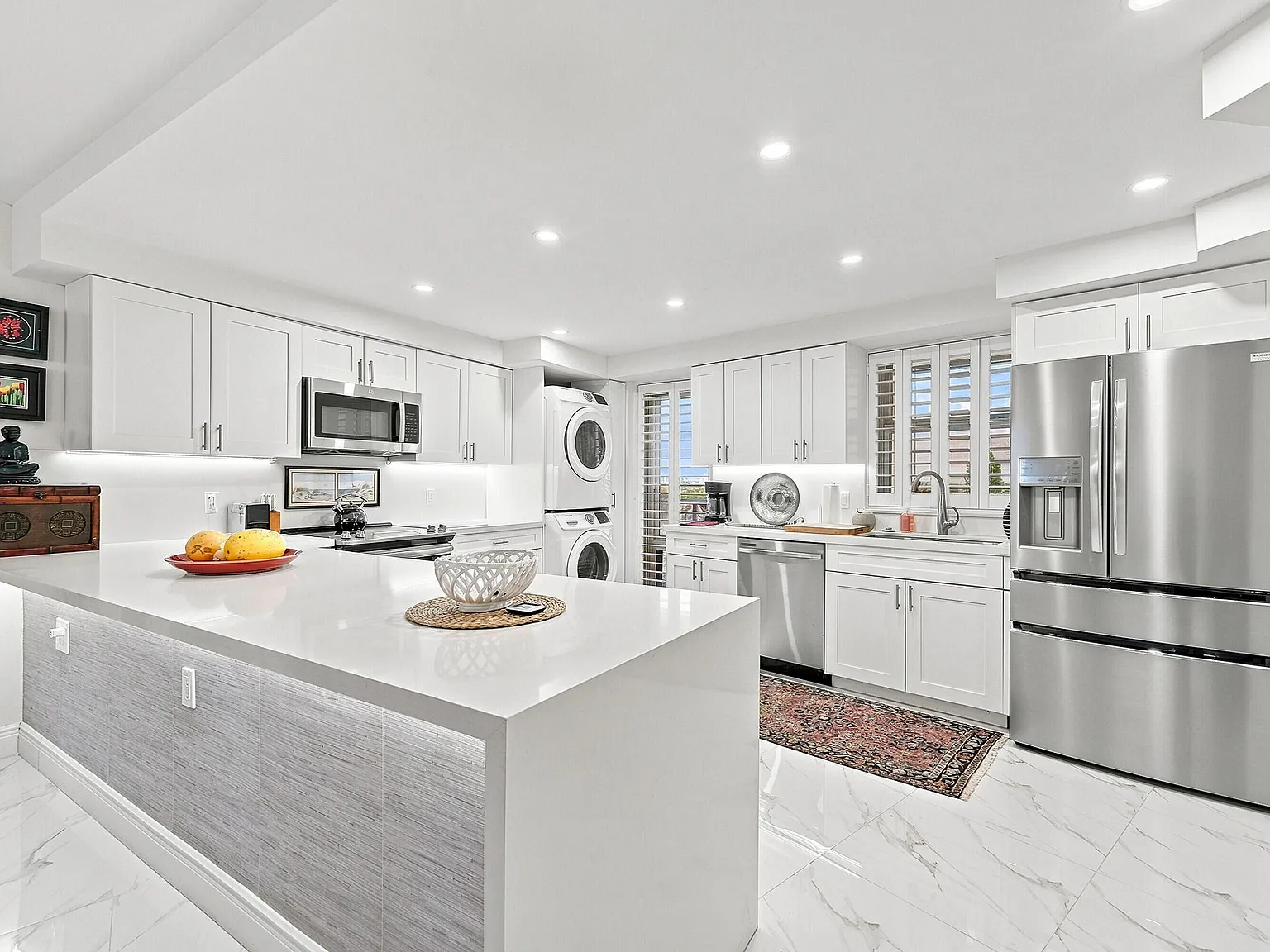 1 bed, 1.5 bath, 1320 sqft, $3,000 — Photo 2