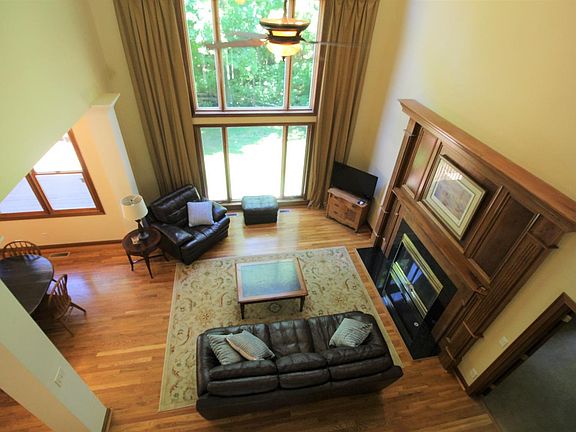 4th image of 588 Three Chimneys Ln