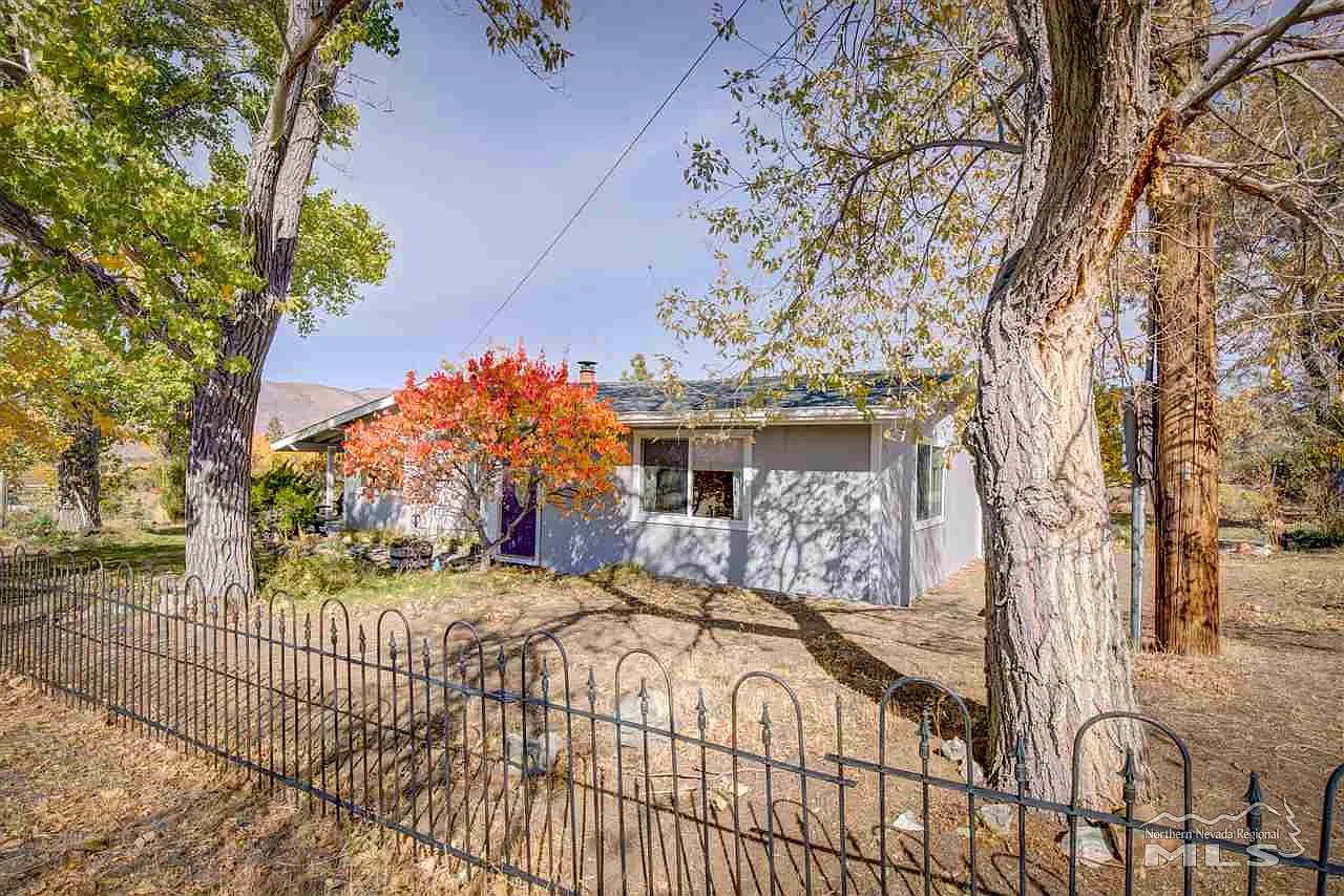 2078 Eastside Ln photo 1