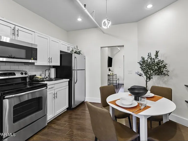 518 W San Antonio Ave #11 — Photo 5