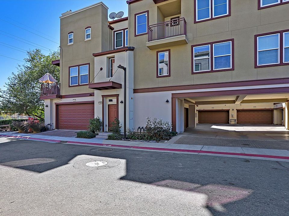 1st image of 348 Bautista Pl