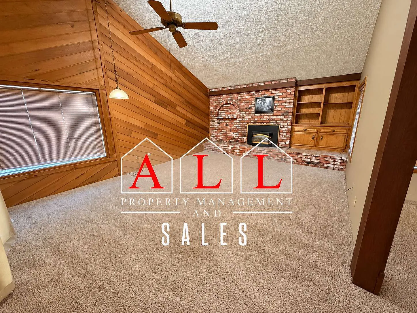 4 bed, 2.5 bath, 2478 sqft, $2,600 — Photo 4