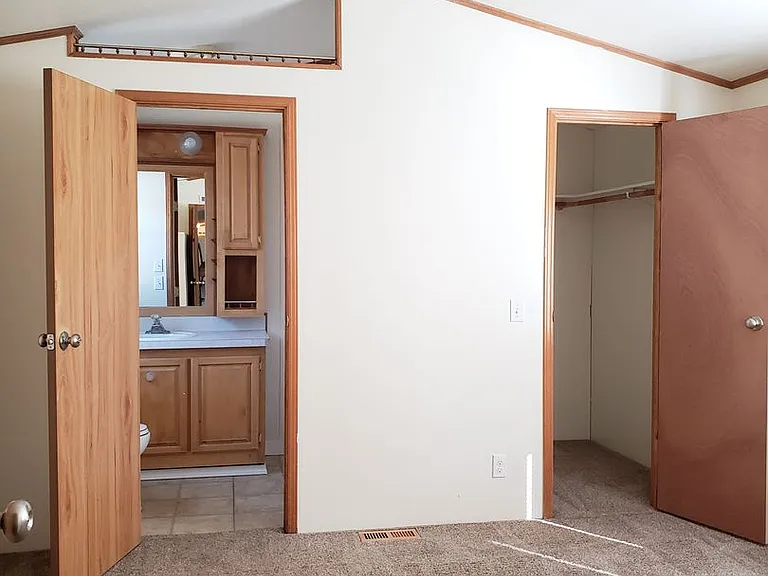 1305 N Wenatchee Ave — Photo 8