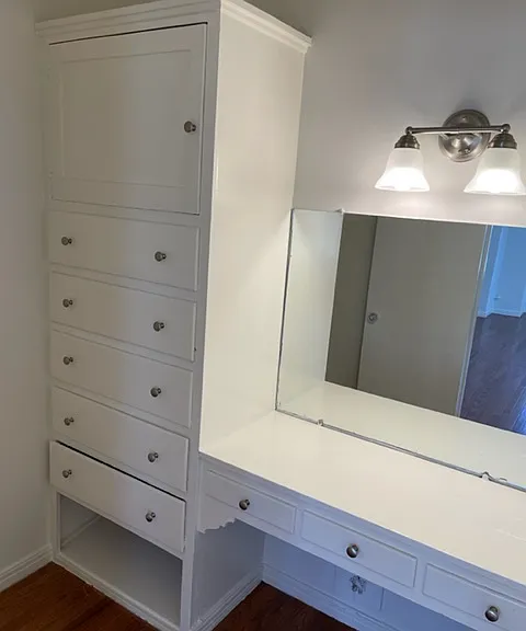 203 dressing area