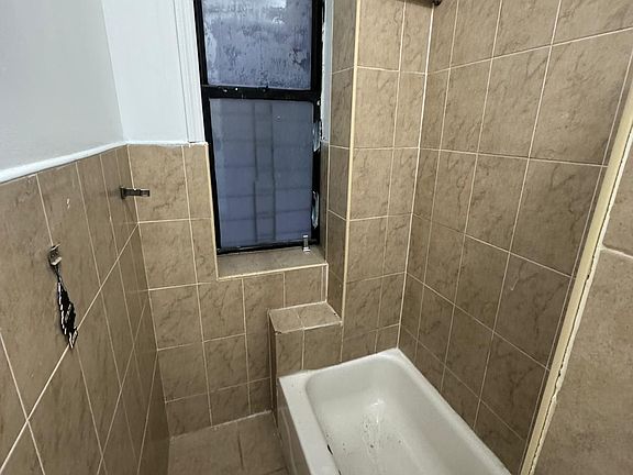 3rd image of 200 W 149th St #3