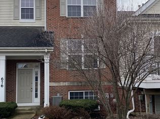 676 N Hidden Prairie Ct, Palatine, IL 60067