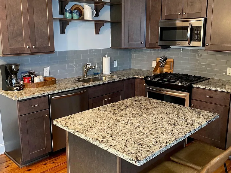 1422 Washington St #1 — Photo 6