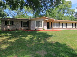 5055 Kennewick Dr, Florissant, MO 63033
