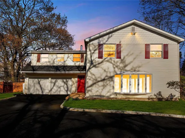 1053 Sipp Avenue, Medford, NY 11763