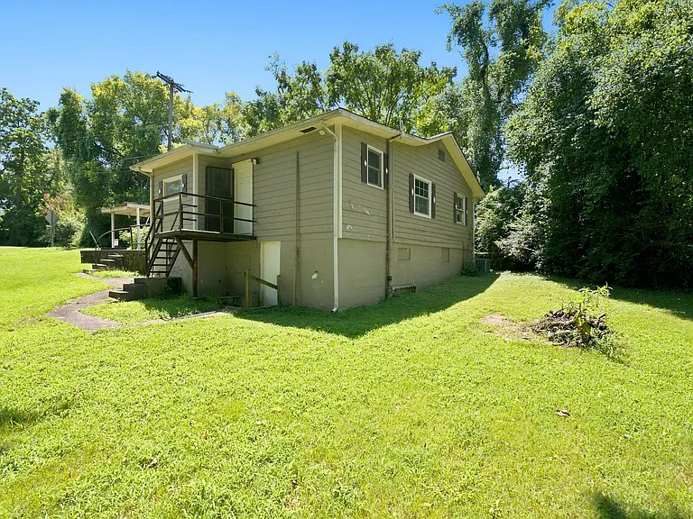 501 Weakley Ave — Photo 31