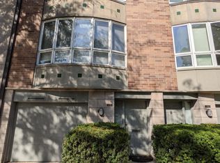 1208 W Fletcher St, Chicago, IL 60657