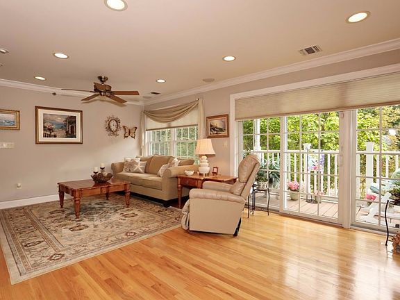 5th image of 209 Central Park Pl