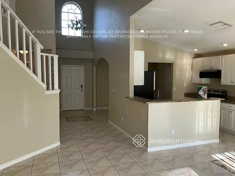 427 Symphony Pl — Photo 5