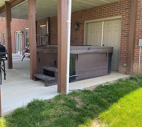 3rd image of 612 Falcon Crest Dr