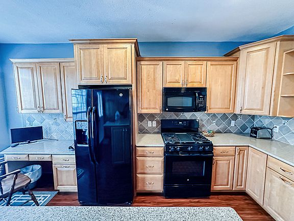 5th image of 1194 Kensington St NW