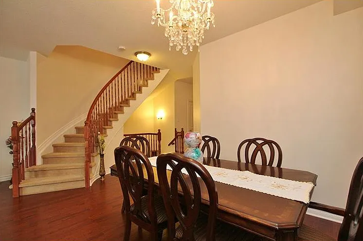 106 Hornchurch Ln — Photo 3