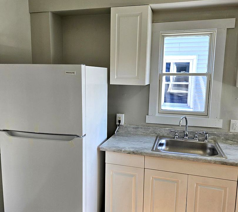 1st image of 316 Hawkins St APT 3