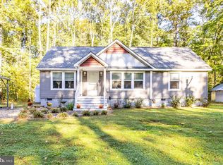 895 Long Point Rd, Hague, VA 22469