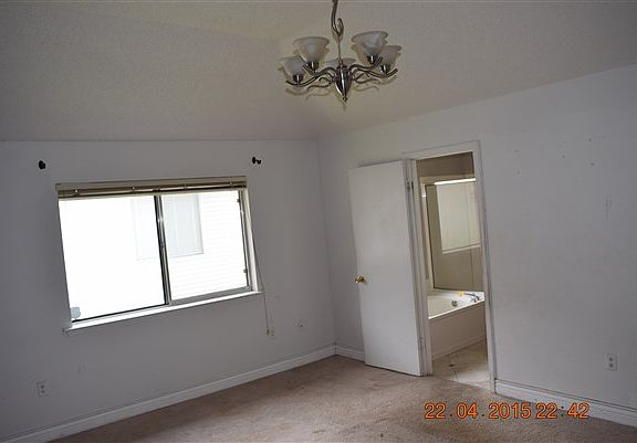 4th image of 105 Jeffer Dr