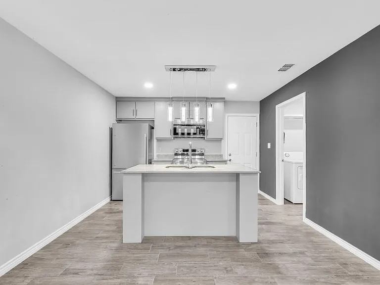 1001 W Sunset Valley St — Photo 12