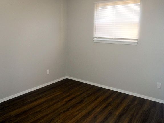 4th image of 409 Arnold Ave