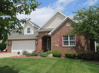 836 Shannon Dr, Crown Point, IN 46307