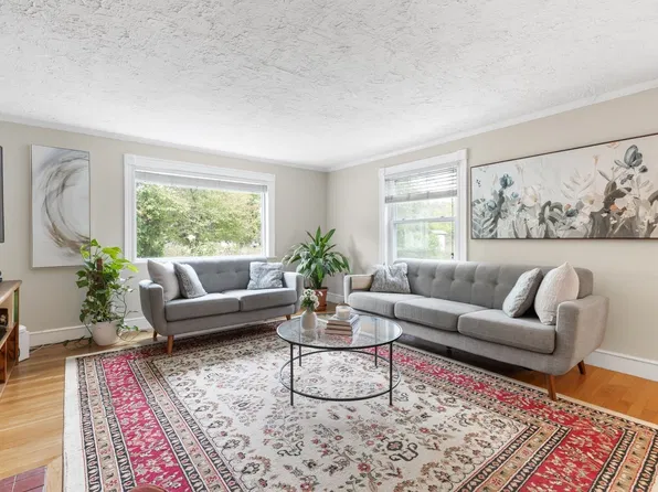 37 Winter St, Wayland, MA 01778