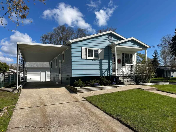 1215 Marchand St, Bay City, MI 48706