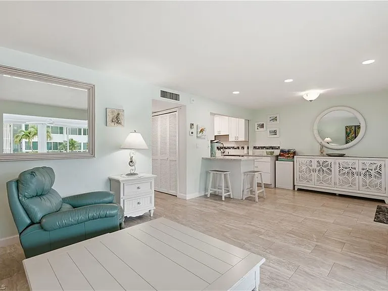 1065 Gulf Shore Blvd N #108 — Photo 2