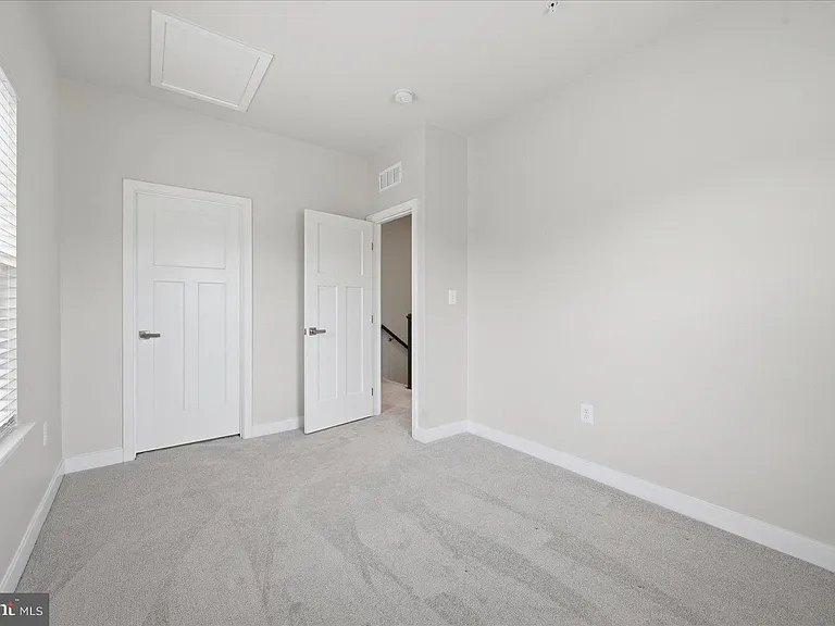 1550 Adamson Way — Photo 29